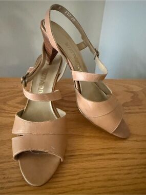 Naturalizer Nude/Tan Leather Strappy Slingback Heels